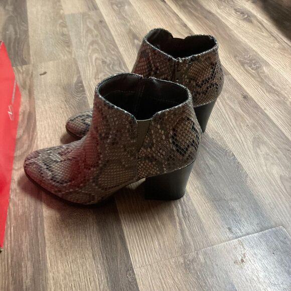 New Directions Snake Print Ankle Boots Size 7 - Picture 8 of 9